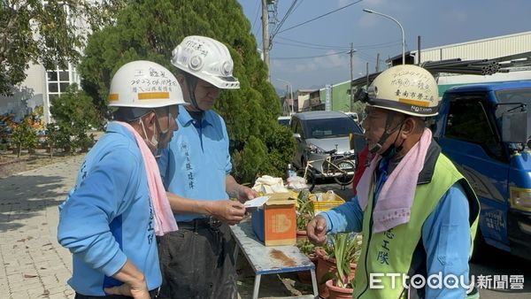 ▲0121大地震至今大小餘震頻傳，災情最為嚴重的台南市楠西區居民生活陷入困頓，勞工局台南做工行善團，積極為震災戶修復水電。（圖／記者林東良翻攝，下同）