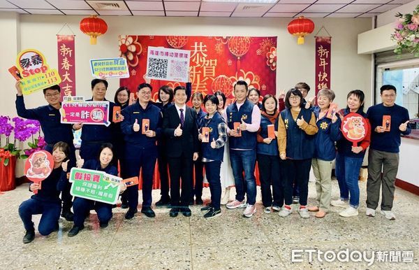 ▲高雄市警察局長林炎田發送客製化Q版春節紅包             。（圖／高雄市警局提供）