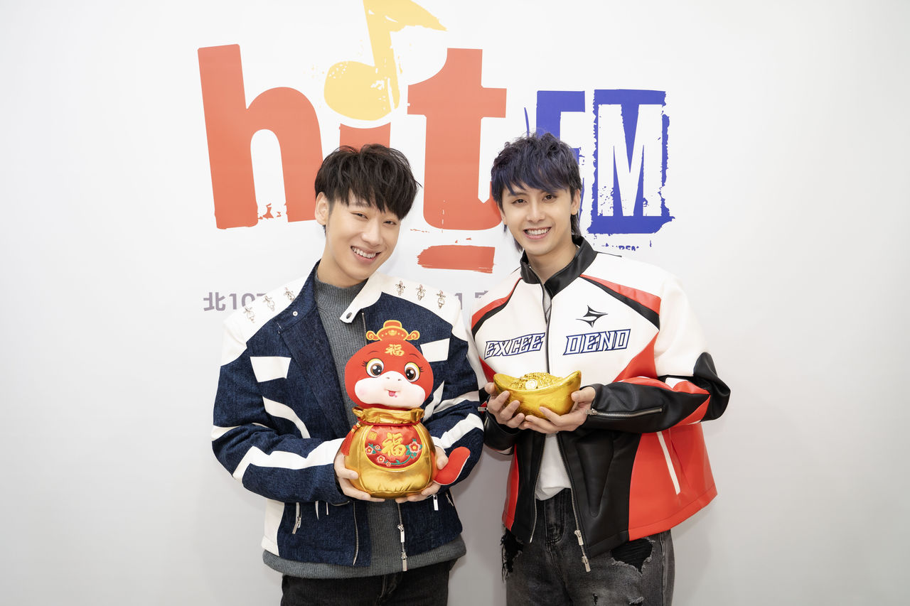 ▲▼賴晏駒、田亞霍主持Hit Fm小年夜特別節目。（圖／Hit Fm聯播網提供）