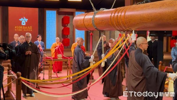 ▲賴清德除夕夜赴法鼓山撞鐘祈福。（圖／記者郭世賢攝）