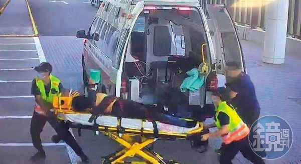 救護人員將張姓商人送醫急救，但仍回天乏術。（民眾提供）