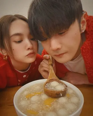 ▲▼楊丞琳 李榮浩。（圖／翻攝自FACEBOOK／楊丞琳 Rainie Yang）