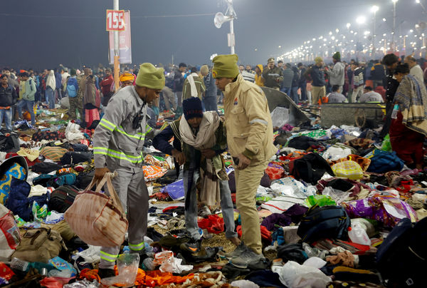 ▲▼印度教慶典「大壺節」（Kumbh Mela）爆發踩踏事件釀至少15死。（圖／路透）