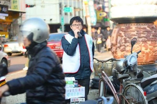 ▲▼王浩宇於1月29日大年初一表示「I will be back. 中壢」，暗指2026有可能重選桃園市議員。（圖／翻攝自Facebook／王浩宇）