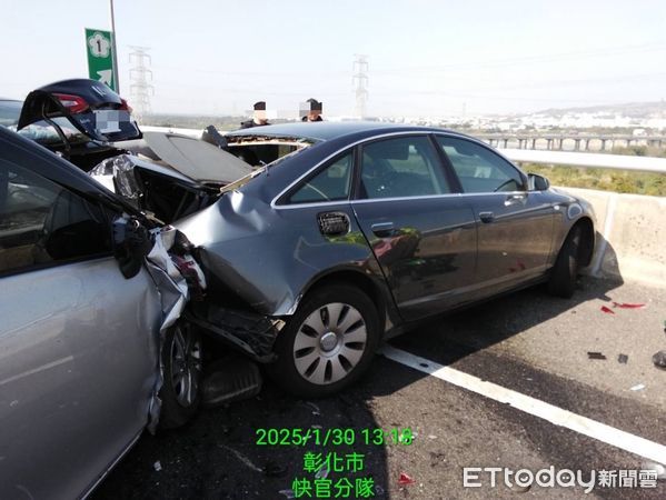 ▲▼            國3彰化段4車連環撞，5人送醫。（圖／記者唐詠絮翻攝，下同）