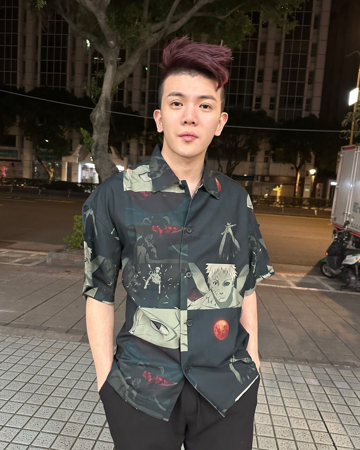 ▲▼孫生過年放煙火「突炸開直衝眼睛」驚悚畫面曝光。（圖／翻攝自Instagram／soon6669）