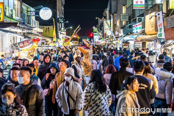 ▲▼   全台夜市人潮之冠！嘉義文化路夜市春節人潮翻倍、突破36萬人次 來嘉旅遊正夯  。（圖／嘉義市政府提供）