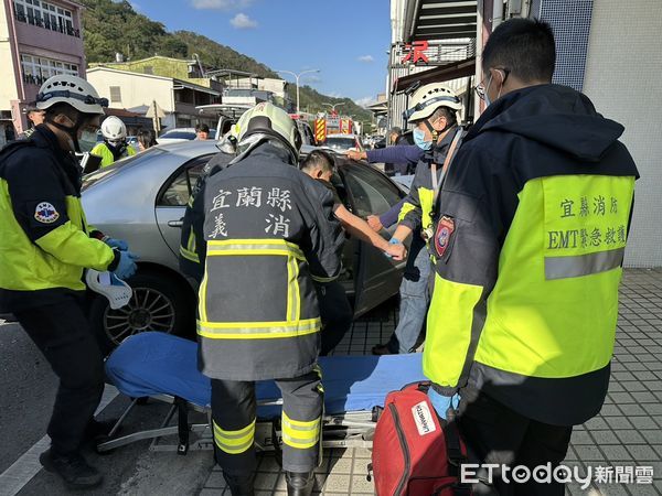 ▲宜蘭春節期間發生一家四口嚴重車禍，造成1死2傷。（圖／記者游芳男翻攝）