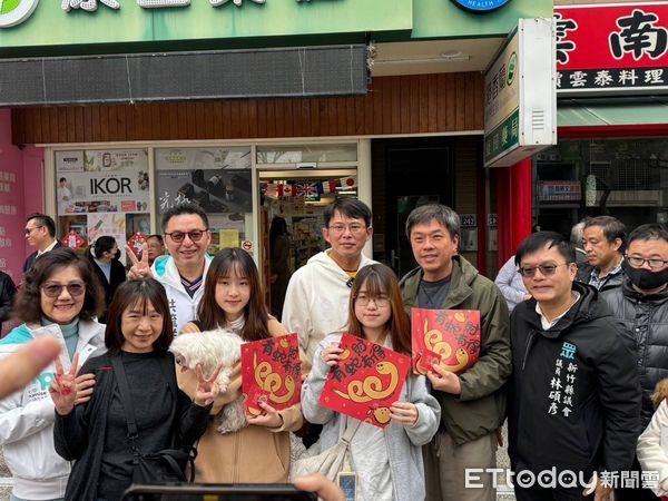 ▲▼    民眾黨代理主席黃國昌31日前往新竹拜會黨公職。（圖／民眾黨中央提供）