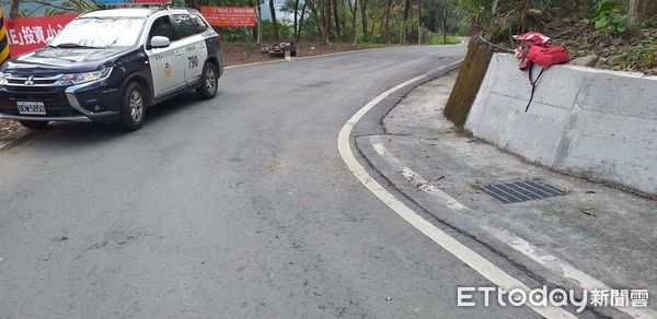 ▲泰武鄉自小客車與機車發生交通事故             。（圖／記者陳崑福翻攝）