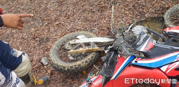 ▲泰武鄉自小客車與機車發生交通事故             。（圖／記者陳崑福翻攝）