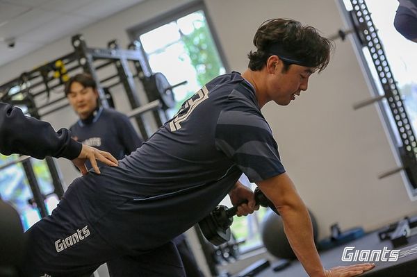 ▲▼樂天巨人善用亞太棒球場各種設施。（圖／截自樂天巨人官方IG）