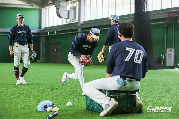 ▲▼樂天巨人善用亞太棒球場各種設施。（圖／截自樂天巨人官方IG）