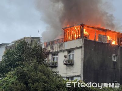 北市士林區民宅頂樓加蓋火警！黑煙狂竄　23人急疏散