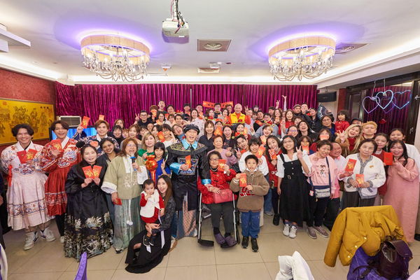 ▲▼蕭煌奇犒賞員工豪撒50萬。（圖／華納音樂提供）