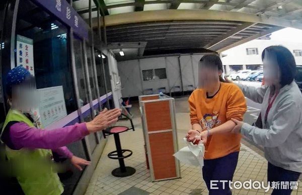 ▲▼警車開道僅花費3分之一的時間就受傷的少女送到醫院救治。（圖／蘆竹警分局提供）