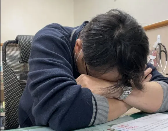 ▲▼過年一堆人生病，醫師分享初四開診時自己也重感冒，還看一堆重感冒的病人。（圖／胸腔外科醫師李佳穎授權提供）