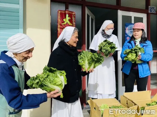 ▲過年連假吳秀琴探望療養院。（圖／記者楊漢聲翻攝）