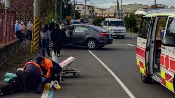 ▲彰化139縣道機車與轎車相撞。（圖／民眾提供）