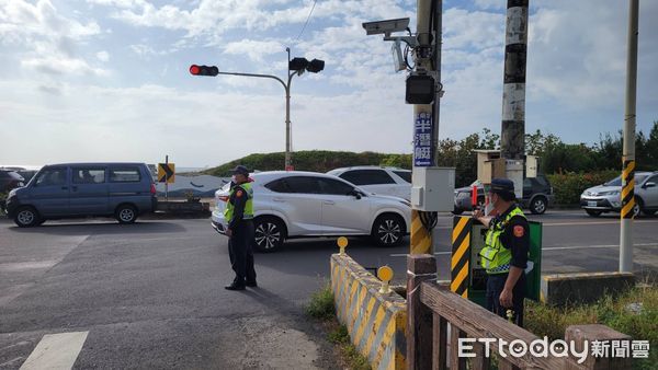 ▲恆春警方籲用路人多利用替代道路，避免塞車             。（圖／記者陳崑福翻攝）