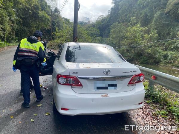 ▲▼苗61線1名男子陳屍子駕駛座             。（圖／記者吳佩蓁攝）