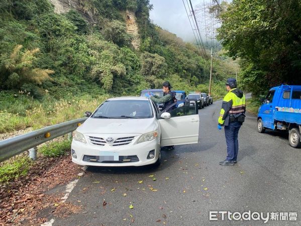 ▲▼苗61線1名男子陳屍子駕駛座             。（圖／記者吳佩蓁攝）