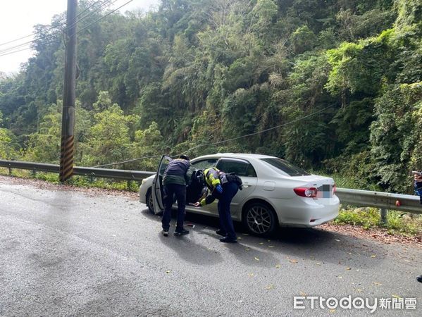 ▲▼苗61線1名男子陳屍子駕駛座             。（圖／記者吳佩蓁攝）