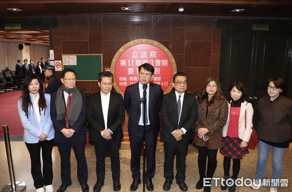 ▲▼立法院新會期 報到 民眾黨 黃國昌  聯訪。（圖／記者屠惠剛攝）