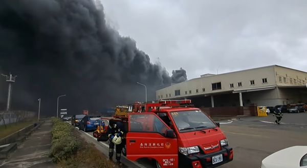 ▲▼     彰化塑膠工廠火警        。（圖／翻攝賴清美臉書）