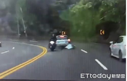 ▲台3線南庄路段2日發生重機過彎失控逆向肇事事故，幸運僅騎士輕傷。（圖／記者楊永盛翻攝）
