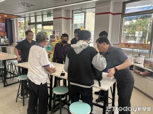 ▲▼清水警方去年逮捕2名詐欺車手，台中法官日前判處2人各10月。（圖／警方提供，下同）