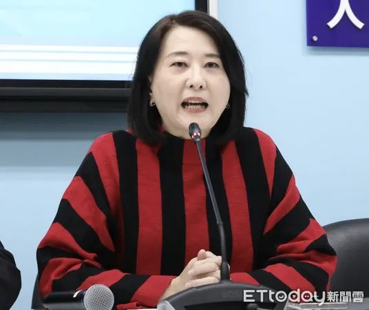 ▲▼國民黨團總召傅崐萁 書記長王鴻薇 首席副書記長羅智強 召開 拜年及時事回應 記者會。（圖／記者屠惠剛攝）