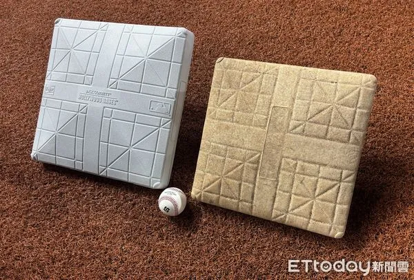 ▲2025年世界棒球經典賽資格賽比賽壘包。（圖／記者陳立勳攝）