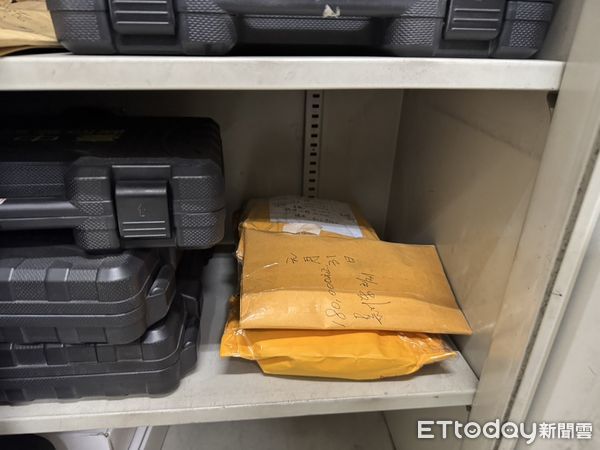 ▲▼台中宮廟過年收150萬香油錢無處存！警槍械室暫當保險箱。（圖／記者許權毅翻攝）