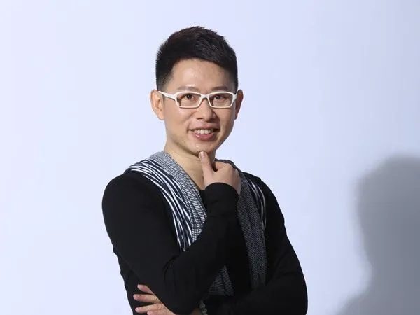 ▲▼塔羅牌老師艾菲爾。（圖／翻攝塔羅牌老師艾菲爾臉書）