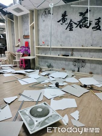 ▲台南玉井知名的「黃金蕎麥探索館」在1月21日強震中受到嚴重損害，在創辦人林家寶的堅持與團隊的努力下，於春節期間恢復營業，市長黃偉哲特別前往探訪關心。（圖／記者林東良翻攝，下同）