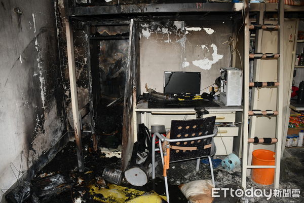 ▲台南市新市區中信科技大學宿舍3日上午發生火警，消防局於上午8時13分接獲報案後，立即派遣消防人員及消防車趕赴現場進行搶救，並於8時40分成功撲滅火勢，所幸未傳出人員傷亡。（圖／記者林東良翻攝，下同）