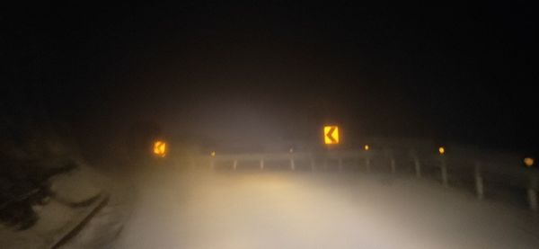 ▲▼             台14甲線翠峰至大禹嶺入夜仍持續下雪，公路局出動鏟雪車清理路面。（圖／交通部公路局中區養護工程分局提供，下同）