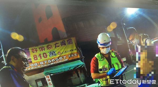 ▲東港警分局林邊分駐所巡佐林文欽、警員張汝婷護送洪男返家            。（圖／記者陳崑福翻攝）