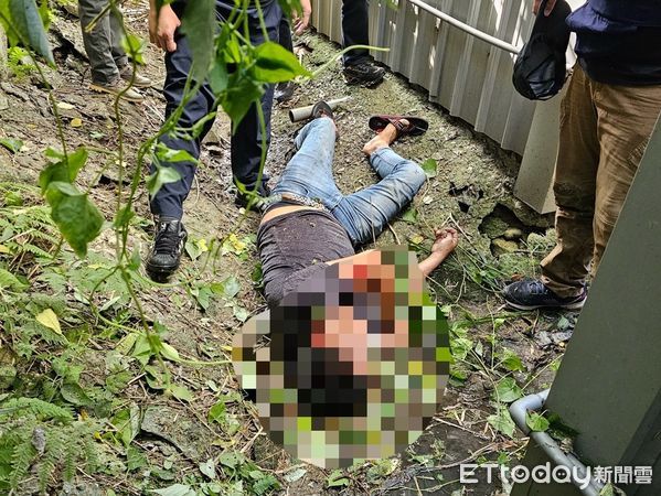 ▲▼1名衛浴包商網購「金牛座」手槍，結果跌落5公尺深圳溝，狼狽落網。（圖／警方提供，下同）