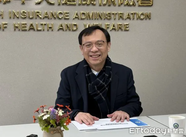 ▲▼健保署長石崇良說明醫院個別總額。（圖／記者洪巧藍攝）