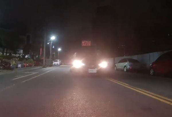 ▲男女騎士半路遭飆罵攔車。（圖／民眾提供）