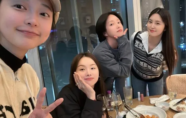 ▲▼未婚夫醫死人婚禮無限延期　EXID Hani消失半年「剪成短髮」露臉了。（圖／翻攝自率智IG）