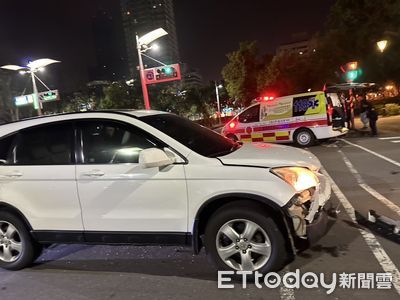 16歲少年無照騎車被轉彎休旅車撞飛!腳當場斷了 驚悚畫面曝