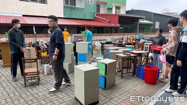 ▲台南地震許多學校受損，教育局展開復原行動，並與各校緊密合作，提供支援與協助，目前各校均已完成整備，2月5日將順利開學，確保師生安全無虞。（圖／記者林東良翻攝，下同）