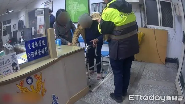 ▲台東池上嬤迷航，警方協助返家。（圖／記者楊漢聲翻攝）