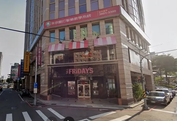 ▲全台最老FRIDAYS「英才店」將熄燈。（圖／取自Google地圖）