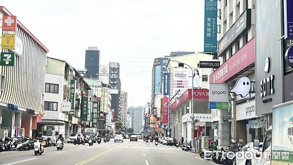 ▲▼ 公益路，中美街,四店求售            。（圖／記者陳筱惠攝）