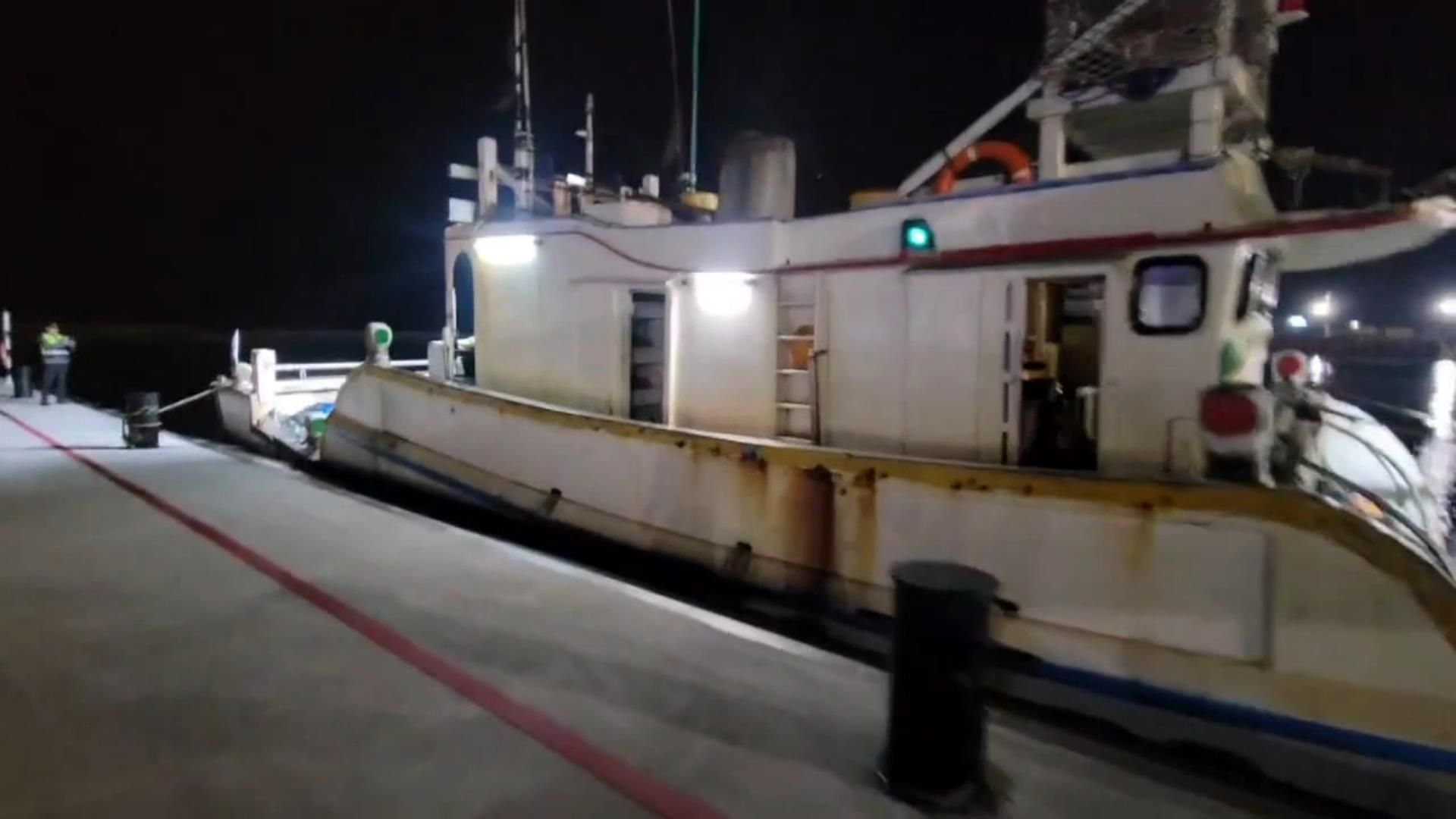 ▲▼漁船2船員落海救起無生命跡象。（圖／嘉義縣消防局提供）