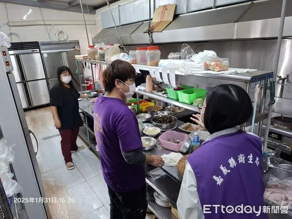 ▲▼嘉義東石烤鮮蚵餐廳春節期間傳出疑似食物中毒。（圖／記者翁伊森翻攝）